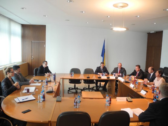 Predsjedavajući Zajedničke komisije za evropske integracije Parlamentarne skupštine BiH Nikola Lovrinović razgovarao sa delegacijom Grupe prijateljstva za BiH Saveznog vijeća Austrije